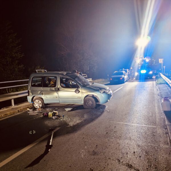 THL1: Verkehrsunfall mit PKW